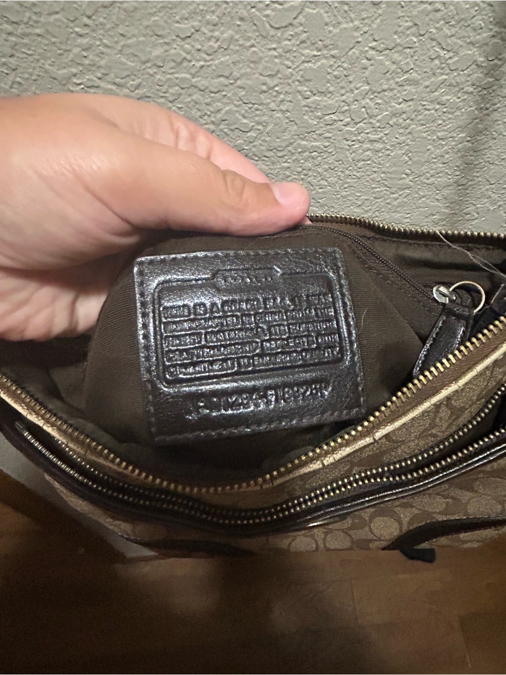 Cute Authentic Coach Crossbody - Picture 7 of 13
